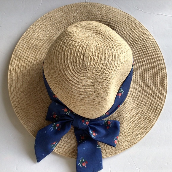 DISNEY X BEAUTY AND THE BEAST STRAW HAT NWOT - Picture 2 of 10